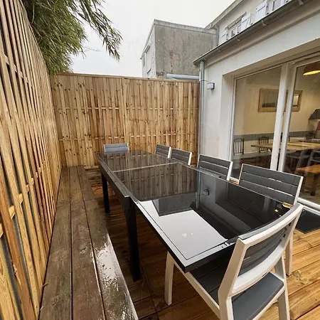 Maison Avec Terrasse, 10 Couchages, A 200 M De La Holiday home Berck