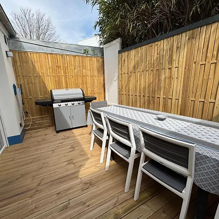 Maison Avec Terrasse, 10 Couchages, A 200 M De La * Berck